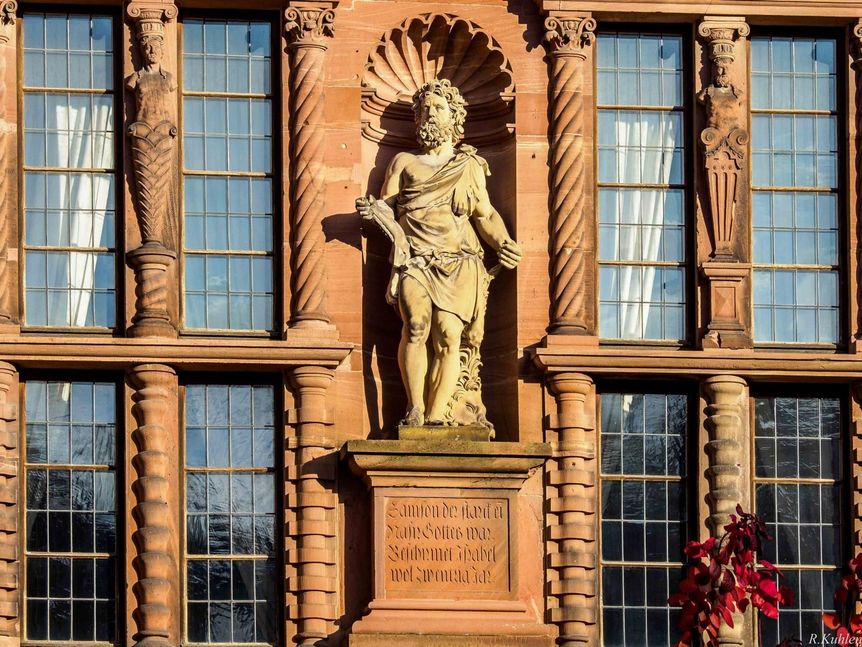 Foto: Staatliche Schlösser und Gärten Baden-Württemberg, Ralf Kuhlen Schloss Heidelberg, Samson – Statue von der Fassade des Ottheinrichbaus